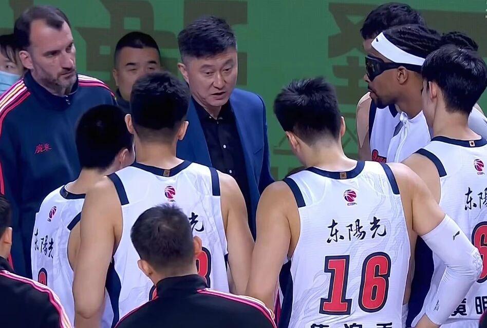 开云官网-广东男篮官宣,场均21+4最强得分点被取消注册,季后赛四外援确定